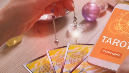 Online Psychic Readings vs Tarot Readings: Which Is Right for You?